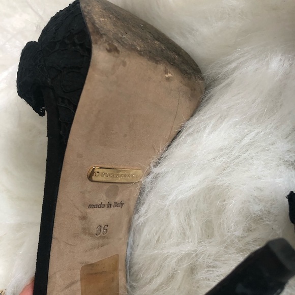 Burberry lace heels - Picture 3 of 5